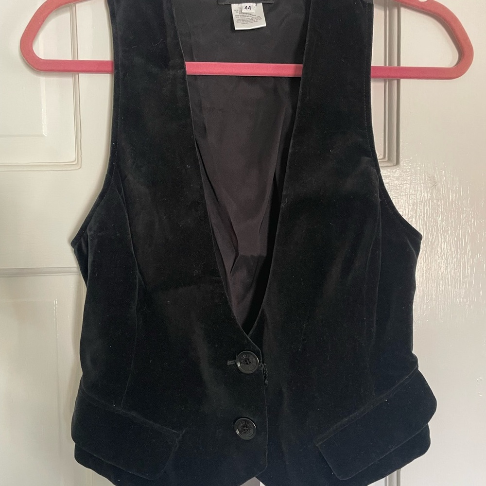 Chic Black Women's Velvet Vest